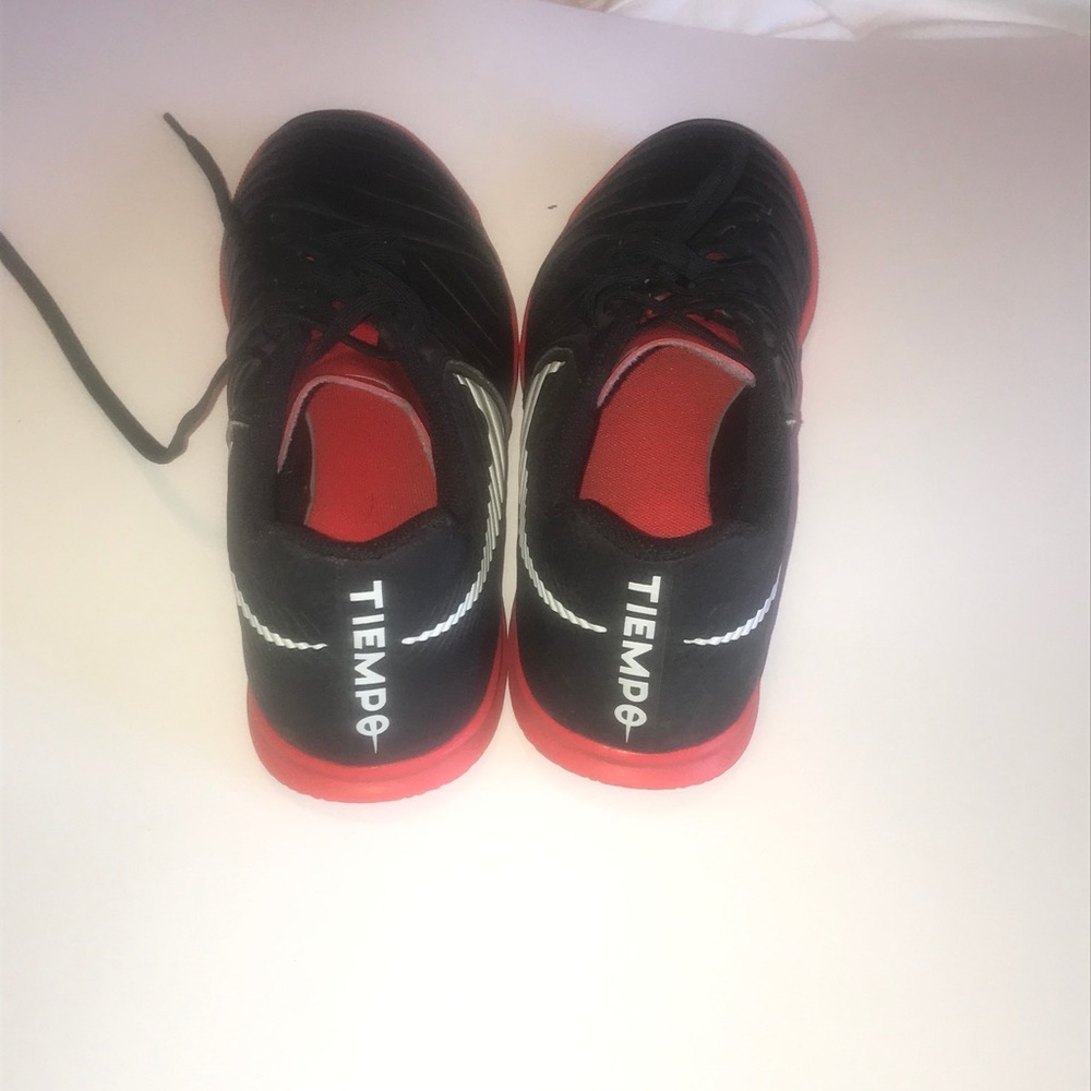 NikeTiempo Indoor Soccer Shoes - Picture 9 of 12